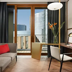 Verticale | Esperienze Hotell