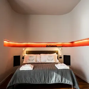  Apartment Carlotta Station Italy
